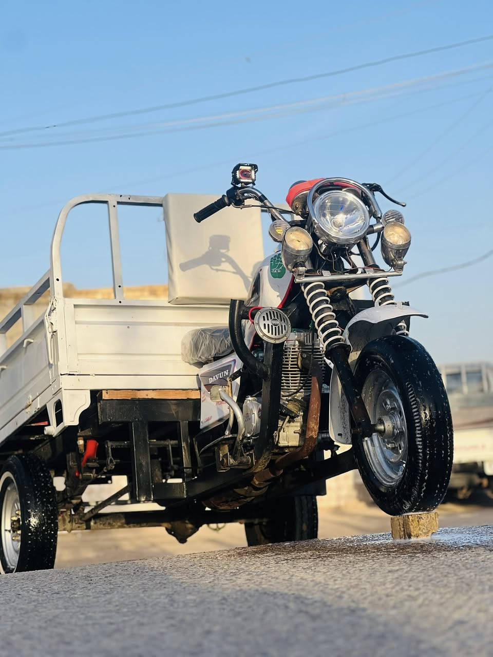 السلام عليكم ستوته دايون موديل 2010  أوراق كامله السعر 1400وبيه مجال للشرايه
عل رقم ***********
