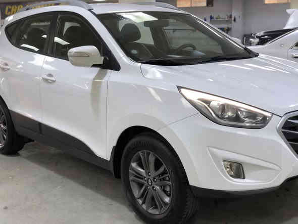 سلام عليكم هونداى توسان للبيع موديل 2015 شكل جديد سياره احله من صور سياره مال بيت جديده ماشيه 130 آلف تايرات جديد بسمى رقم سليمانية جديد سنويه لحد 29 كتلوكات و سويجات اثنين موجود مواصفات تحكمات استيرن إشاره بل مرى تبريد قطعتين لايت ليد لايت اسود ويل اسود بلادى محرك الفين دوش مامفتوح سياره كله على بلاد سياره مكفول كفاله عامه ماعده صندوق خلفى جوه رقم شويه بيهه صبغ بعد مكفول سياره سعرها 170 بيهه مجال للشراى مكانى قضاء كلار اتصال ***********
