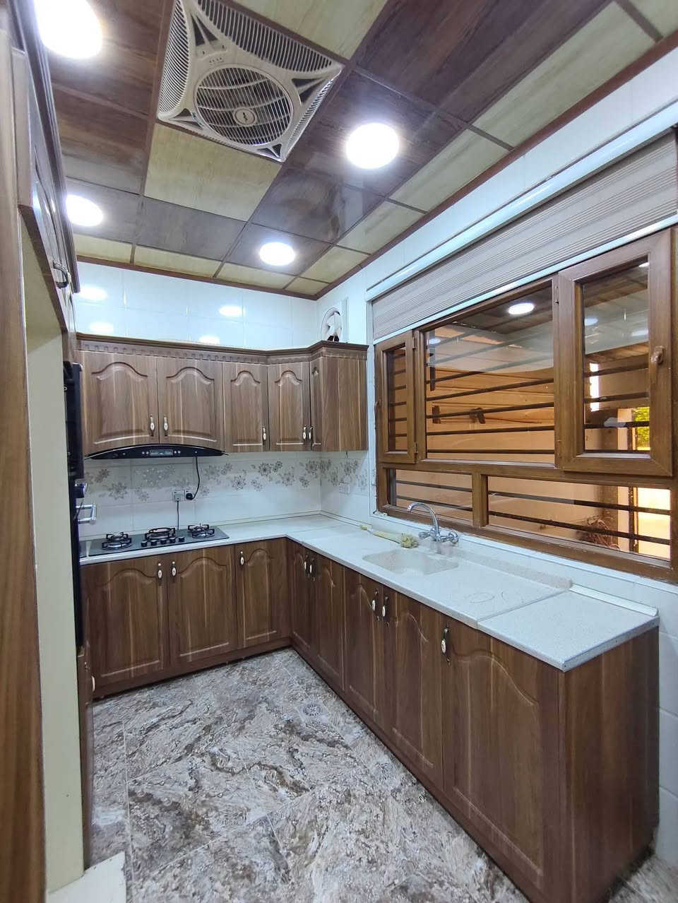 سلام عليكم ••
بيت للبيع خانقين  بانميل يم المدرسة 

📏 المساحة 120
  
فول فول
 🏠 
مكونات البيت
 غرفة
بيتونه
صاله
واستقبال
صحيات 
 مطبخ 
حوش كبير 
🏛️🏬🏛️🏬

السعر 45 بي مجال بسيط
🏠🏠🏠🏠🏠

للاستفسار راسل او اتصل
📞***********

