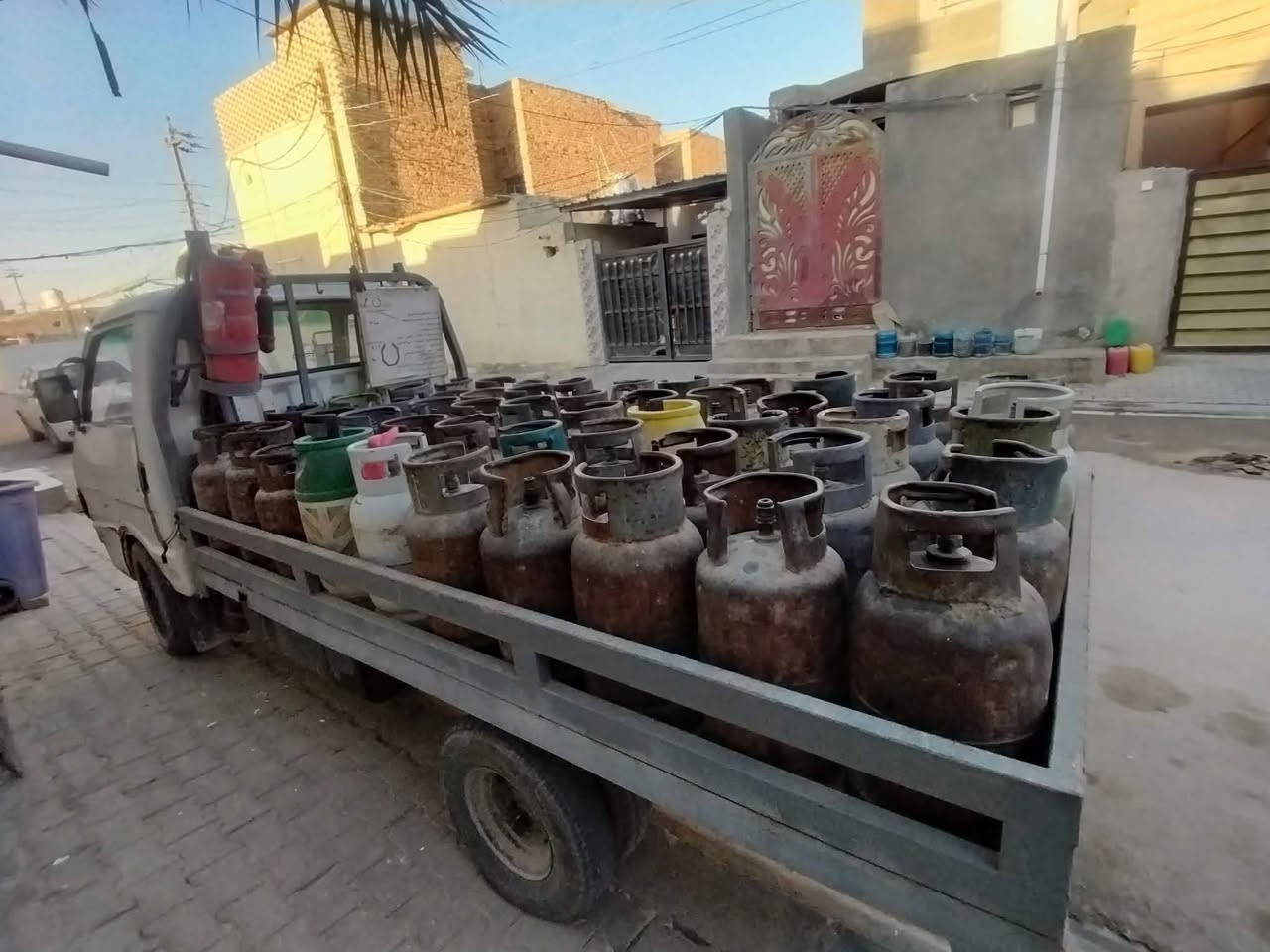 للبيع سياره كيا بنكو موديل 94سياره  غاز مع وكاله ولقناني كير اكسن مكينه مكفولات مداور شوكت ميعجبك 
مكان النجف الاشرف معمل الشمالي معمل الجديد للستفسار ***********
