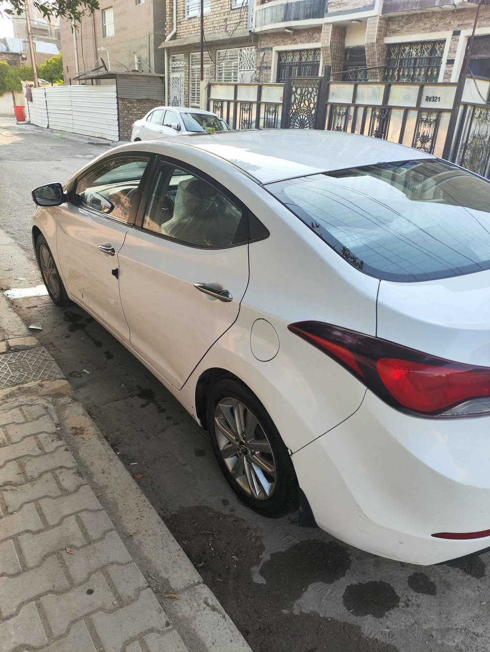 النترا 15 خليجي ماشية 237 الف بيهة صبغ نص بنيد واكعة عليهة طابوكة يعني مو حادث السيارة كاملة تبريد ثلج  السيارة باسمي للبيع او مراوس بشي اقل المكان بغداد العامرية السعر 125 وبيهة مجال للاستفساار *********** Colombo, Sri Lanka
