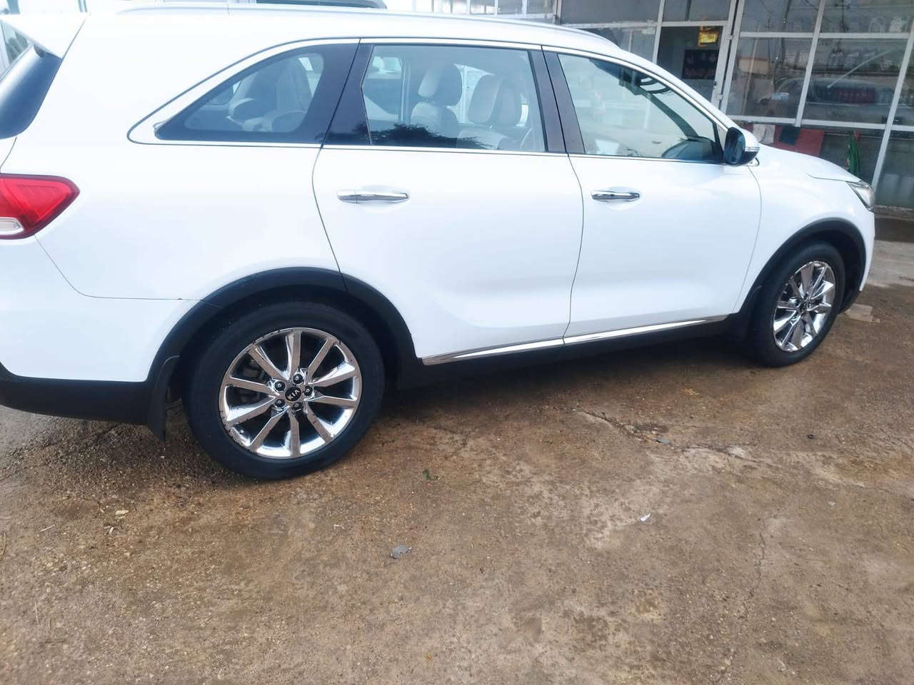 السلام عليكم
سورنتو خليجي 2018 

رقم واسط الجديد 

6 سلندر 

7 راكب 

جنطه كهرباء 

اريل نفكيشن

3 قطع تبريد 

زراك لايت 

كشن كهرباء
 
مكان السياره في الكوت 
للاستفسار الاتصال على الرقم ***********
