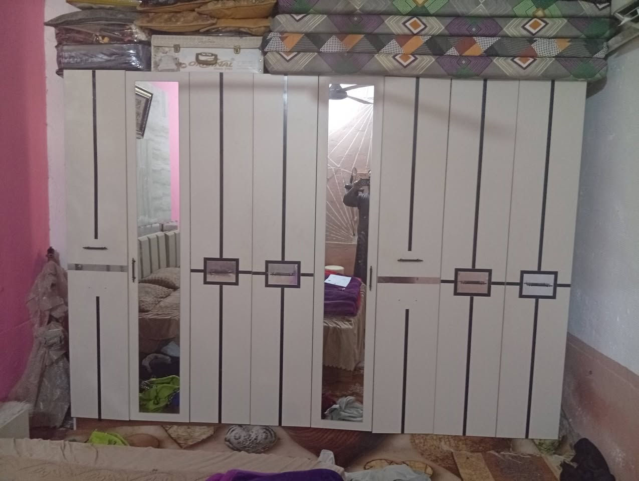 غرفة نوم تركي جديد نظيفة مية بل مية 750اوبيها مجال
***********
