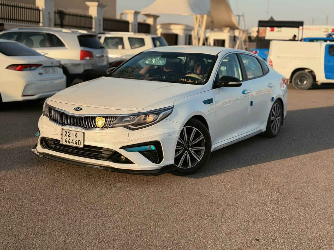اوبتيما خليجي 2019 ✨✨
✨ محرك 2400 DOHC - 185 حصان ✨✨

✨ ويل 18 انج ✨ رقم مميز ✨✨

**المواصفات الميكانيكية:**

✨ المحرك: 4 سلندر 2.4L DOHC 16V MPI

✨ القوة: 185 حصان @ 6000 rpm

✨ العزم: 241 نيوتن.م @ 4000 rpm

✨ الگير: 6 سرعات اوتوماتيك سبورتماتك + تبترونك

✨ وضعيات القيادة: Eco / Normal / Sport

✨ الدفع: امامي FWD

✨ الصرف: 24 داخل / 33 خارج / 27 مشترك MPG

✨ التانكي: 70 لتر

✨ الباتري: 80 امبير AGM

**الابعاد:**

✨ الطول: 4855 ملم

✨ العرض: 1860 ملم  

✨ الارتفاع: 1465 ملم

✨ قاعدة العجلات: 2805 ملم

✨ الخلوص: 135 ملم

✨ الصندوق: 450 لتر

✨ الوزن: 1465 كغم

**المواصفات الخارجية:**

✨ ويلات 18 انج المنيوم دايموند كت

✨ تايرات 235/45R18 جديدة

✨ اضوية امامية ليد بروجكتر + DRL

✨ اضوية خلفية ليد

✨ مري كهربائية + تدفئة + طي + اشارة

✨ حساسات خلفية + كاميرا HD

✨ بصمة ابواب + تشغيل عن بعد + دخول ذكي

✨ فول مواصفات عدا البنوراما

**الداخلية والرفاهية:**

✨ شاشة 8 انج لمس + GPS + CarPlay + Android Auto

✨ بلوتوث + USB + AUX + 6 سماعات + صب ووفر

✨ تكييف ثنائي Dual Zone + فتحات خلفية

✨ تدفئة ستيرن + تدفئة مقاعد امامية

✨ مقاعد جلد + كهربائية + ميموري للسائق

✨ كروز كنترول + تحكم ستيرن

✨ زجاج كهربائي اوتو 4 ابواب

✨ مراية وسط تعتيم تلقائي

✨ اضاءة داخلية ليد + ستائر خلفية

**الامان:**

✨ 6 ايرباك

✨ ABS + EBD + BA + ESC + TCS

✨ النقطة العمياء BSM

✨ مغادرة المسار LKA  

✨ تنبيه المرور الخلفي RCTA

✨ حساسات ضغط الاطارات TPMS

**حالة السيارة:**

✨ نظيفة جدا شرط الفحص 

✨ صيانة وكالة وماشية قليل

**السعر:**179

للستفسار وتساب📞اتصال***********
