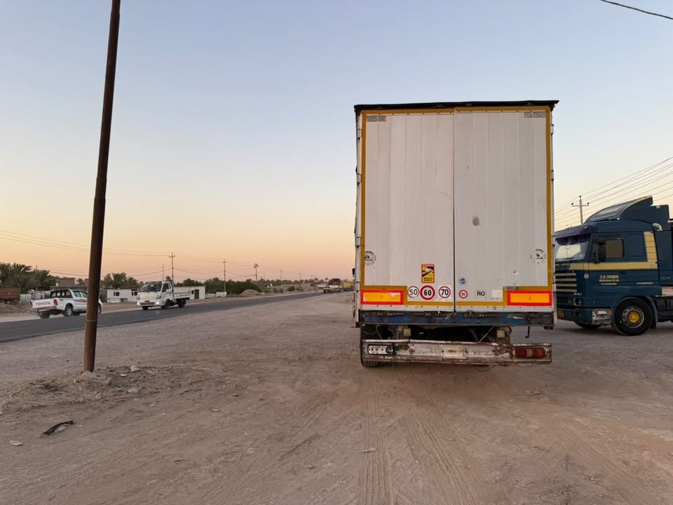السلام عليكم للبيع سكانيه موديل ٢٠٠٢مكينه ٤٢٠ انجكتر مربوطه جادر تخم تاير مكفوله كفاله عامه تحويل وكاله موجود السعر  155 ورقه وبيه مجال  مكان الصويره للاستفسار *********** او ***********

