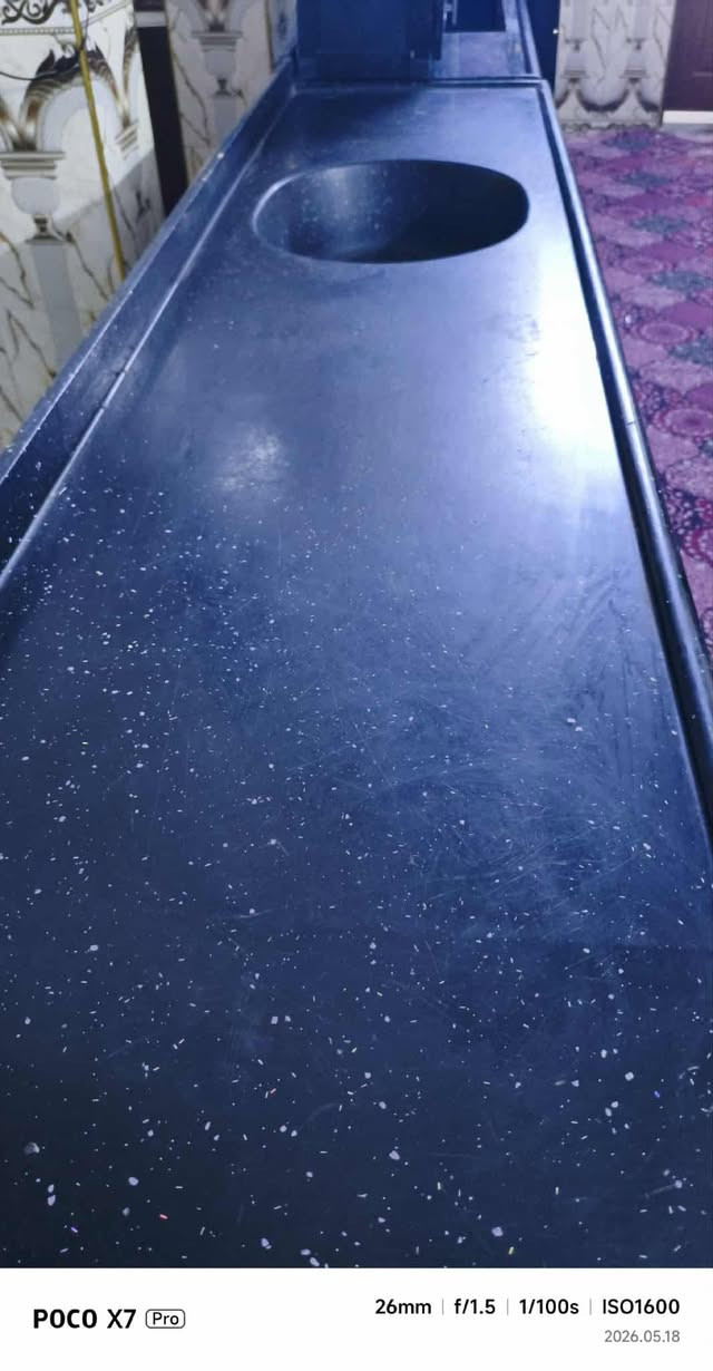 كاونتر تزكام ٥قطع اخو الجديد
الكاونتر مترين وعشرين
والسنك مترين ونص
والزوايا ٨٠ ب ٨٠
مكاني بغداد منطقه الرشاد
***********
