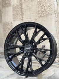 متوفر تخم ويل حجم 18 متوفر اسود لامع مستخدم قليل جدا  متوفر اسود طافي ...