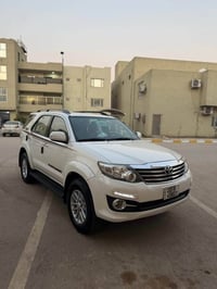 فورتشنر GXR • ٦ سلندر ٤٠٠٠ • ١٠٥٠٠٠ كم