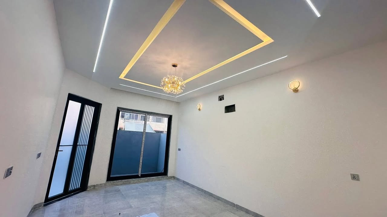 #عروض_مكتب_دعاء_الخير_للعقارات 🏡
للبيع بيت 

بحي النور خلف التجاري 

قرب جامع احمد ابن حنبل 

مساحة 190 متر 

طابقين 7 خمس غرف نوم 

بيتونه مطبخ حار بارد 

هولين  وستقبال 

صحيات بطابقين 

للاستفسار 

الاتصال 

***********

***********

***********
