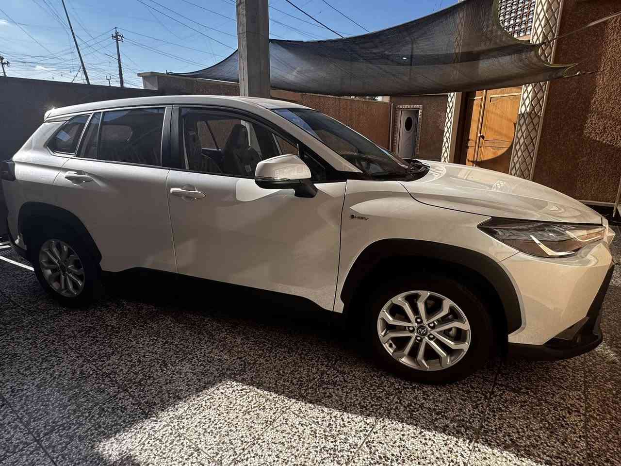 السلام عليكم
تيوتا فرونتلاندر موديل 2025
سيارة ممشاها 7000كم
محرك 2000 هايبرد
سيارة مكفوله من الدعامية للدعامية 
نص فول 
سعر السيارة 27 مليون وبي مجال للشراي
***********
