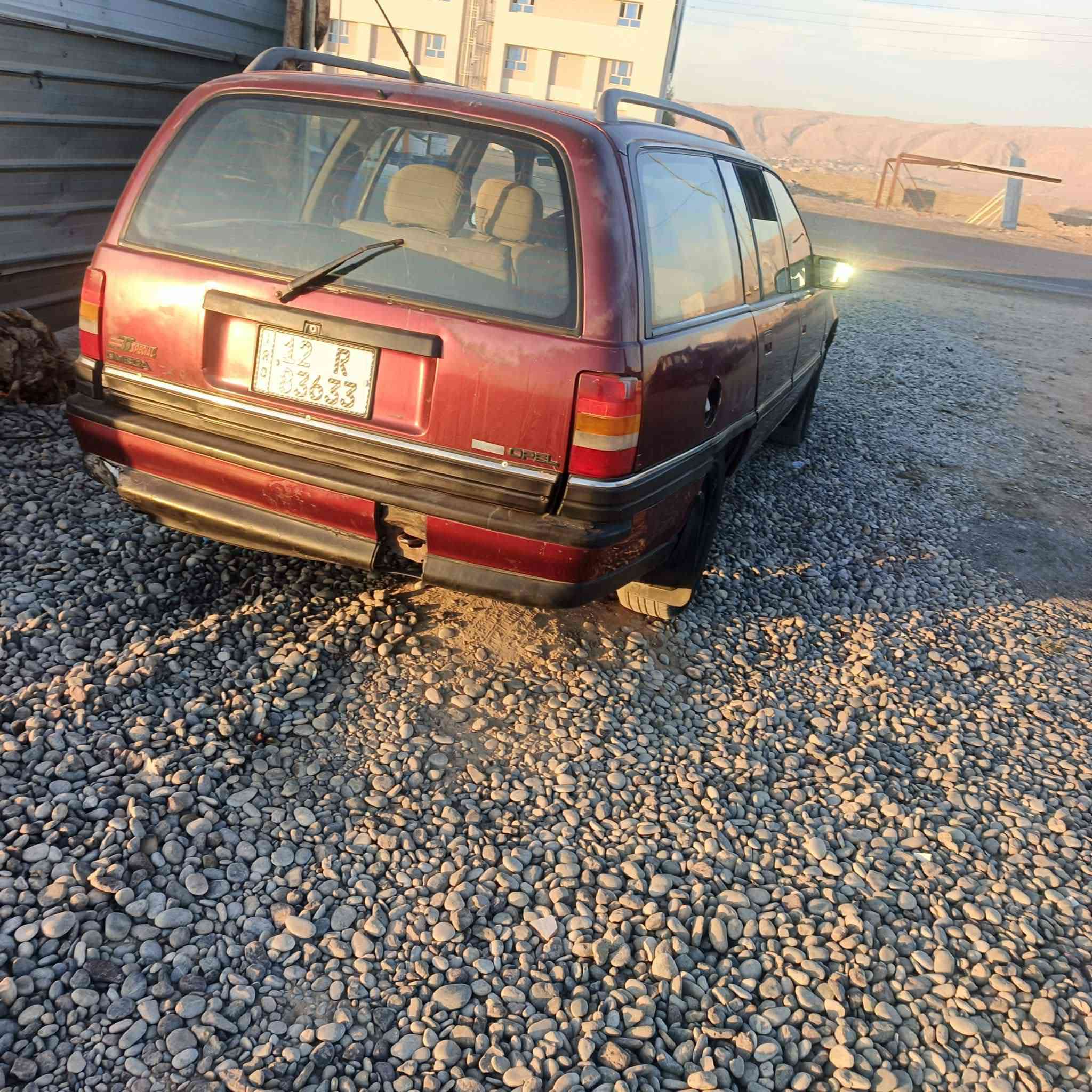 سياره اوميكا استيشن حجم ٢٠ محرك وكير شرط رقم دولي شرط كاربون وشرط التحويل سعر ٢٣ وبي مجال الاتصال ***********
