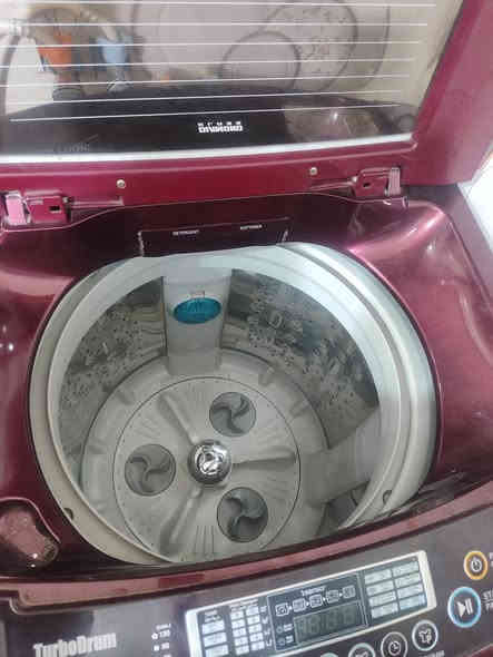 السلام عليكم غساله LG 15  كيلو كوري نظافه 100 \ 💯  شرط الفحص ماطابه تصليح العنوان التنومه شارع الصالحيه اي استفسار اتصل على رقم *********** السعر 350 الف
