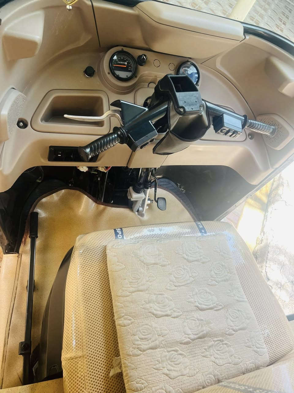 السلام عليكم تكتك موديل 22مرقمه تحويل ثاني يوم مباشر تكتك كلش حلوه ميحتاج اله كلشي محرك يخبل مكانه بعقوبه الاتصال ***********
السعر ٨.٥٠٠ بيه مجال
