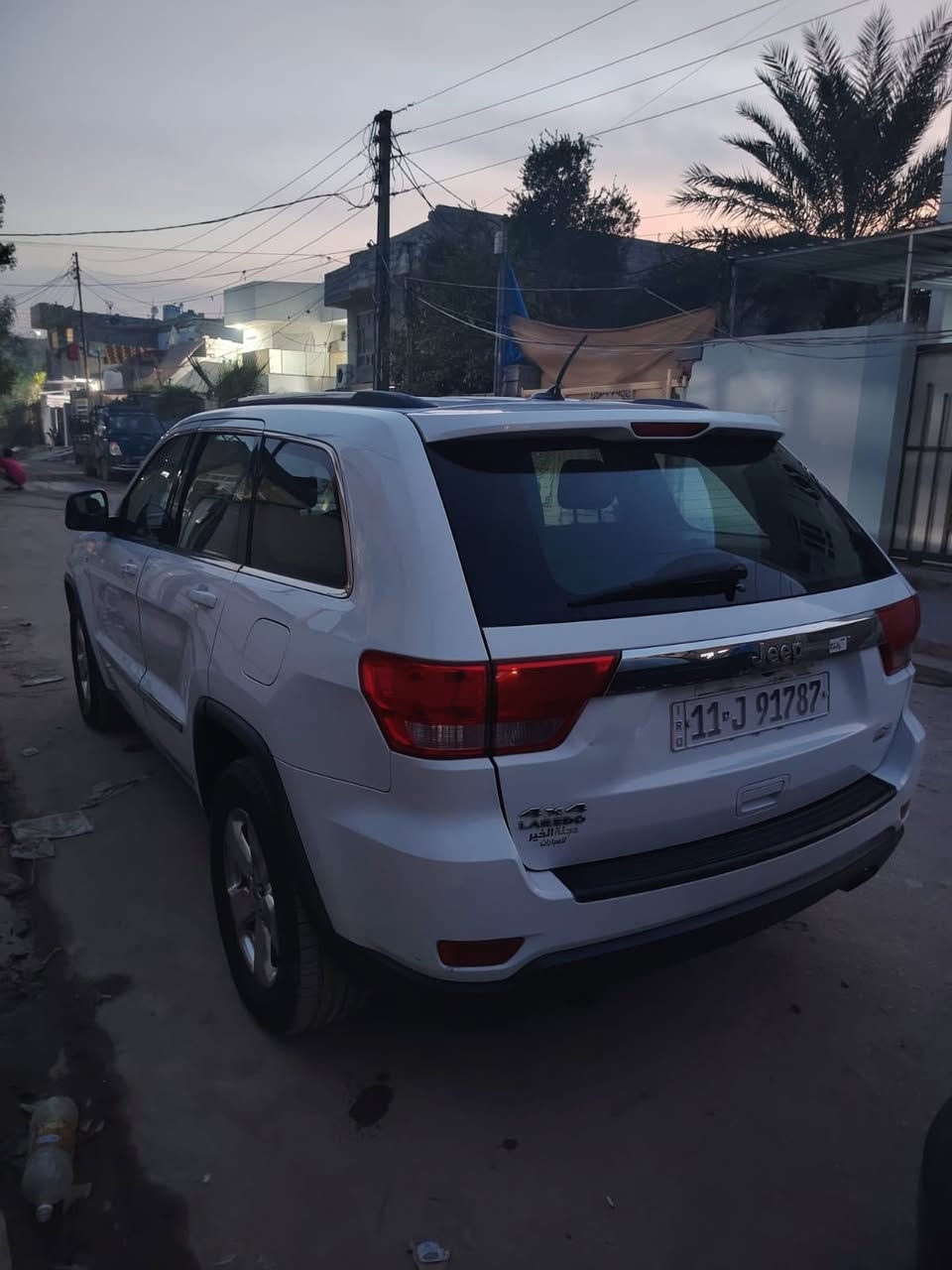 جيب كراند شيروكي موديل ٢٠١٣ خليجي
مكفولة من الصبغ و التبديل
مواصفات السيارة limited
بصمة و فتحة 
كشنات جلد وكهرباء
تبريد لمس 
شاشة وكامرة
داخل قرميدي 
تبريد قطعتين 
فور ويل 
السونار مرفق مع الصور 
السعر 190 $ 
مكان السيارة ديالى بعقوبة
مكلف بالنشر هذة رقم صاحبهة ***********
