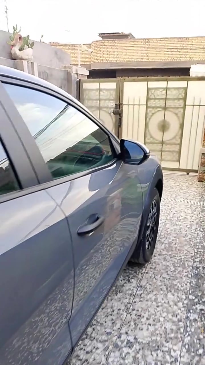 السلام عليكم سياره سانتا كروز فول مواصفات فتحه جديد بصمه تشغيل عن بعد فول السياره رادارات حساسات اماميه خلفيه شاشه داخل احمر رقم بغداد شهداء سعر السياره ب 200 وبيها مجال او مراوس رقم التليفون ***********
