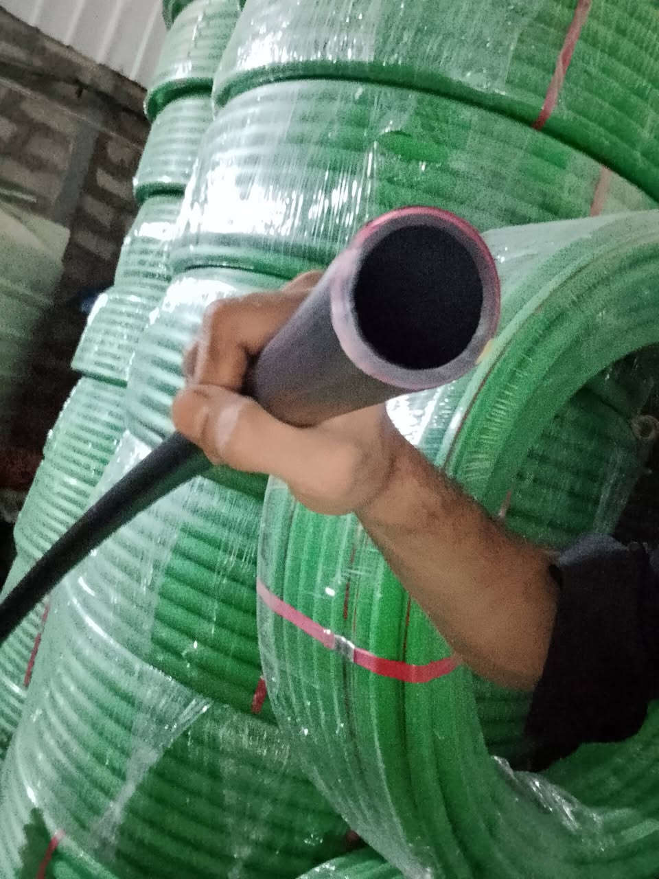 اسود 3 طبقات
مرقم من 1 لا 100 متر 
***********
