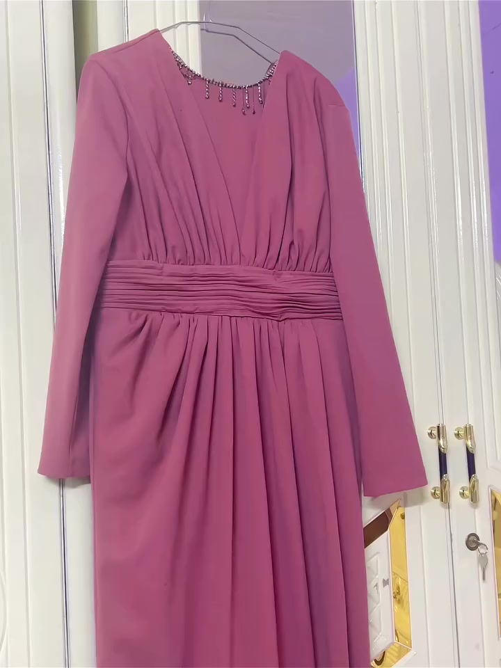 فساتين للبيع كلهن قياس 42-و 44
بس بنفسجي قياس 38


**إذا كنت صاحب هذا الإعلان وتريد حذفه لأي سبب، رجاءا أرسل رسالة إلى الدعم الفني**