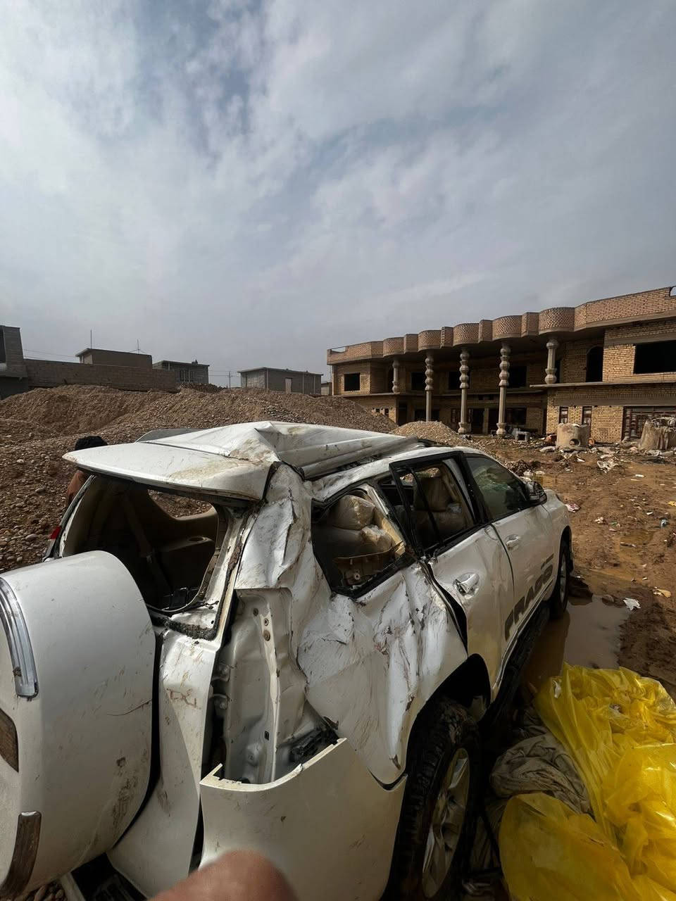 السلام عليكم
الله يكفيكم شر الحوادث ويحفظكم ويستر ع عوائلكم
برادو للبيع ٢٠١٤ السيارة واضح ضررها اتعرضت الحادث رقم بغداد بسمي ماخذها ب ٣ شدات ونص مكينة وگير مكفولات ٦ سلندر السعر المطلوب اتصل والله كريم ***********
