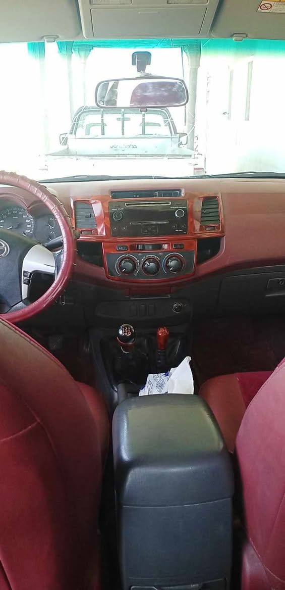 سلام عليكم سياره هيلوكس 2014 كير عادي مكفولة من صبغ وحداديه فقط محرك مفتوح  السعر 220 الاستفسار الاتصال على الرقم ***********.    الرقم اربيل بسمي تحويل ثاني يوم
