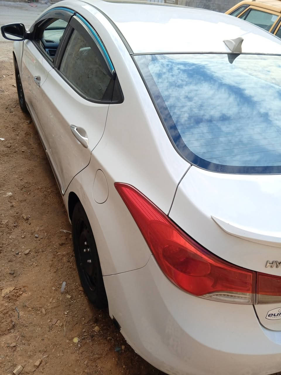 السلام عليكم النترا موديل 2014 خليجي
مكينه 1800 دوش 

تبريد ثلج 

كير مكينه لاتبخير ولا تنقيص خير من الله 

رقم انكليزي بسمي تحويل ثاني يوم 

فتحه بالقماره

مري شفط

اشاير بلمري 

شاشه كبيره + كامرا دواره

تحكم ستيرن جهتين

نظام ايكو 

تخم تاير + حداديه كامله خير من الله 

منضومه غاز جديده 

مكاني بغداد الامين 

***********
