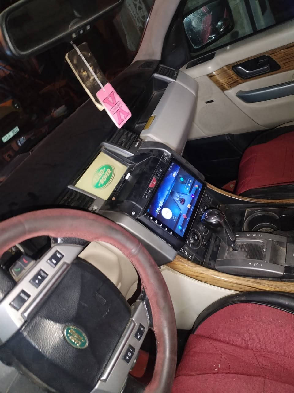 رانج سبورت محرك عادي 8 محدث 13
رقم مميز بغدادسلايد مواصفات معروفه
لوي مو جوبلس مصبوغة حزام 
كاسرة رنك
ابيع واقع حالالسعر  75ورقه وبيها مجال
اي ستفسار *********** وتدللون
