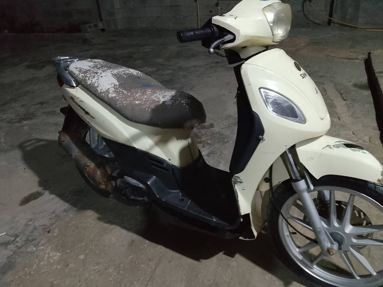 سلام عليكم دراجه سايم محرك 150 دراجه نضيفه حيل سعر 300وبيه مجال ***********
