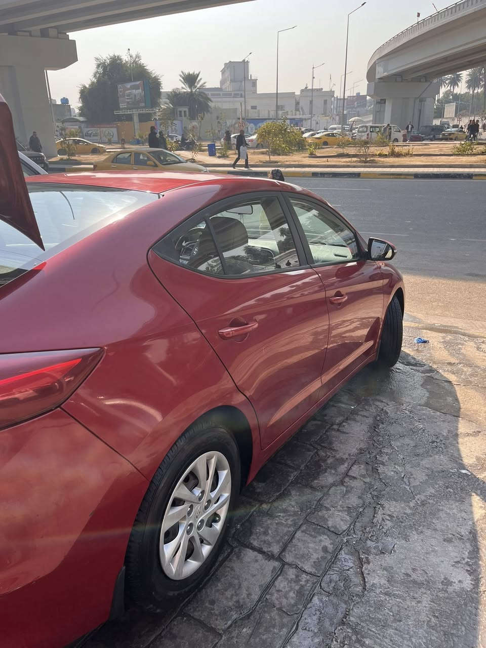 النترا ٢٠١٦ الشكل الحديث وارد خليجي 
الكير والمحرك على البلاد 
مامبدل بيها اي شي بيها بعض الضربات البسيطة ومعدله على البارد 
١٢٠ ورقه وبيها مجال بسيط 
***********٣
