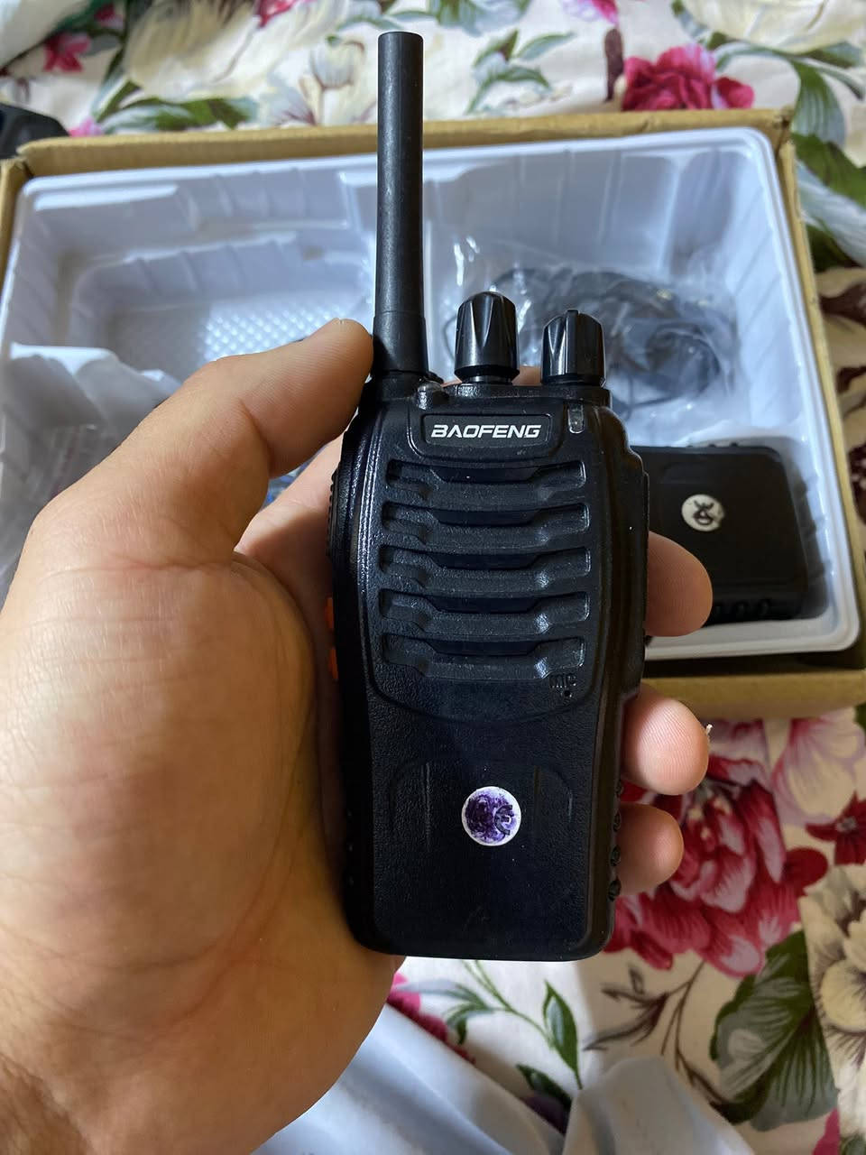 هذا الجهاز هو جهاز اتصال لاسلكي من طراز Baofeng BF-888S.تحتوي العلبة عادةً على جهازي لاسلكي مع كامل ملحقاتهما مثل البطاريات والشواحن.يعمل الجهاز بنطاق تردد UHF ويتميز بـ 16 قناة.تصل سعة البطارية إلى 1500 مللي أمبير، مما يوفر وقت تشغيل طويل. سعر هاص❤️


**إذا كنت صاحب هذا الإعلان وتريد حذفه لأي سبب، رجاءا أرسل رسالة إلى الدعم الفني**