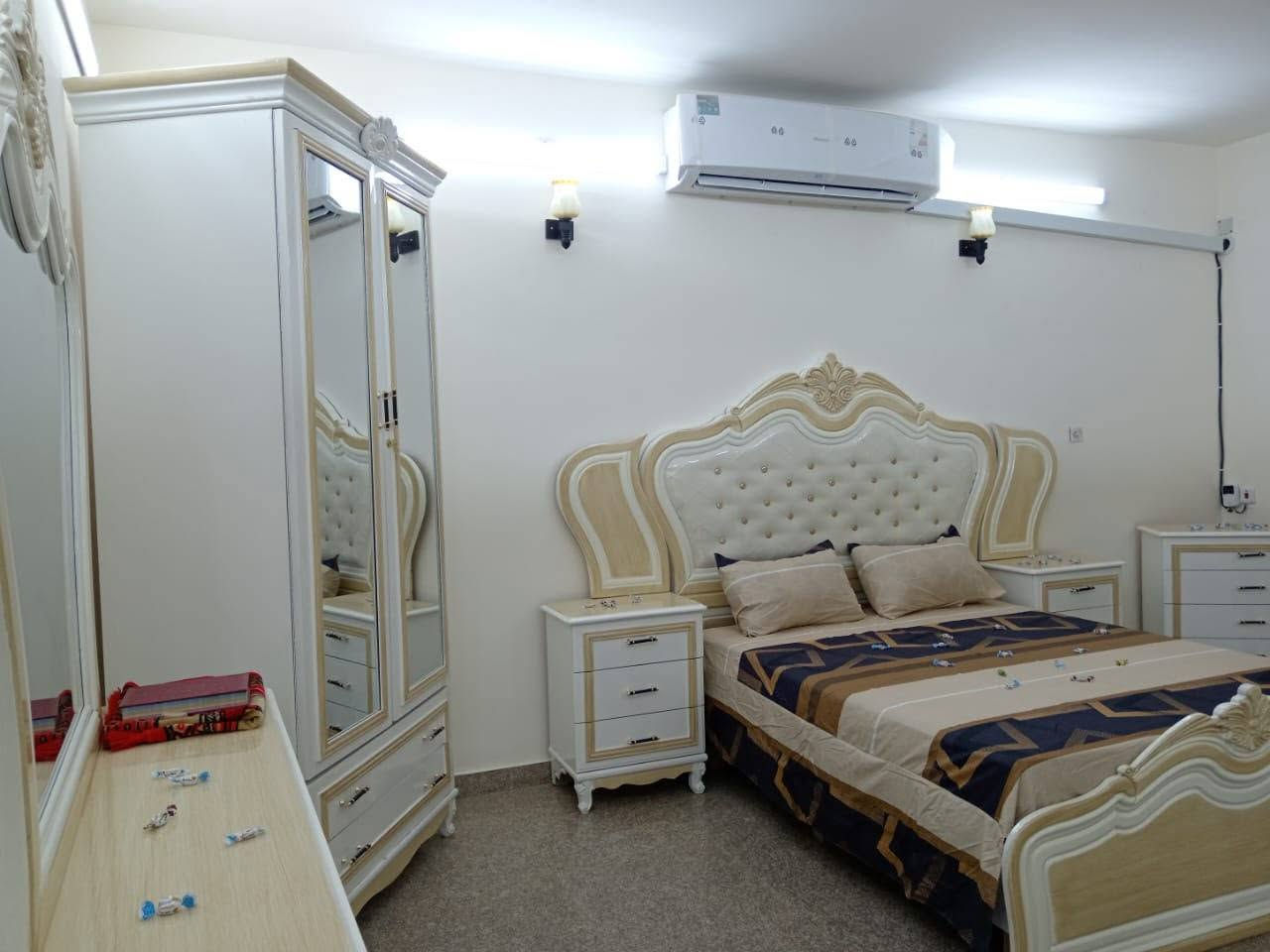 غرفة نوم داخل وخارج صاج عراقيه نجاره مو سوكيه بموديل تركي استعمال فقط ٦ اشهر اخت الجديده وياها دوشك طبي ابو ١٥٠ الف سعرها ٣ ملايين وبيها  مجال


**إذا كنت صاحب هذا الإعلان وتريد حذفه لأي سبب، رجاءا أرسل رسالة إلى الدعم الفني**