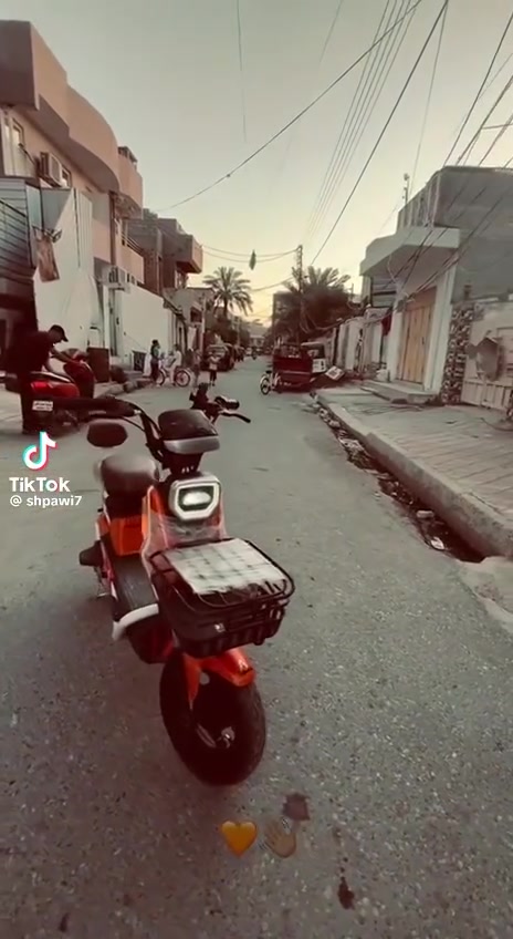 البرتقاليه دراجه شحن موديل ٢٤ مواصفات فول نضام ٣ سرع عدد البطاريات ٤ ليثيوم الوحده ١٦ امبير لايت عالي ناصي السرعه الفعليه ٦٥ المشكله حجم الملف ٥٥٠ w السعر ٢٥٠وبيهة مجال للطيبين مشكتلها بس بطاريات هابطه واحدة فقط الرقم ***********

