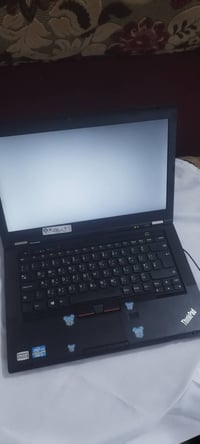 ٢٠٠وبيها مجال نضيفه كلش  07893538591 نوع lenovo