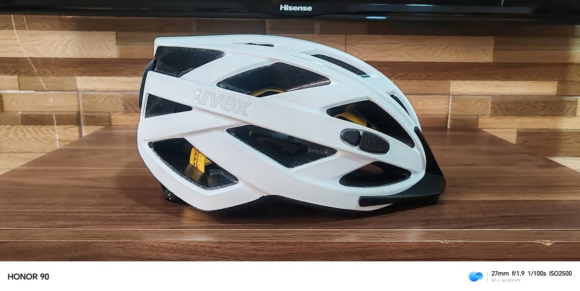 سلام عليكم خوذة المانية ماركة يوفكس جديدة بيها نظام حماية من شركة mips


**إذا كنت صاحب هذا الإعلان وتريد حذفه لأي سبب، رجاءا أرسل رسالة إلى الدعم الفني**