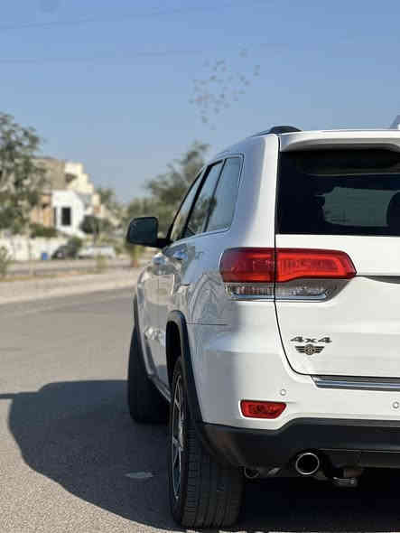 سلام عليكم عندي جيب خليجي  لمتدد بلاص مكفوله سيارة أخت الجديدة موديل2019 بدون قطرة صبغ ماشيه ٨٧ ميل محرك جديد كير جديد على وضع الشركة ملاحظة بيها بارد بسيط بل هلال جاملغ الخلفي السعر 275 $ بيها مجال بسيط المكان بغداد البياع وايستفسار اتصل ***********
