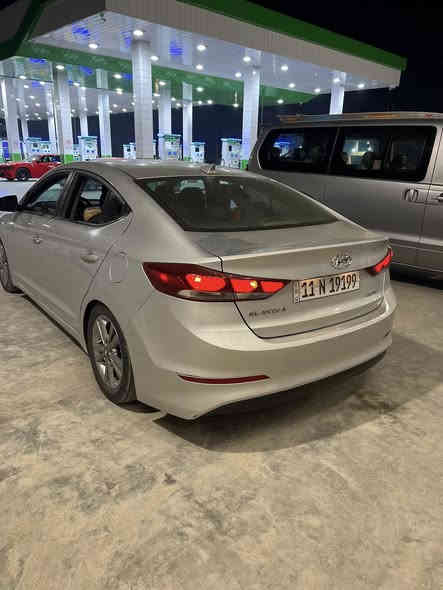 السلام عليكم لنترا ١٧ لمتدا فول للأخير 
رقم بغداد بسمي شرط التحويل حادثه جاملغ وبنيد مبدل بلاد 

رقم الشاصي موجود 

ماشيه 78 الف 

تاير جديد 

صدر جديد 

ادامه كامله 

السياره جاهزه ربع دينار ماتحتاج 

استخدام شخصي  

موصفات لمتدا معروفه 

مكاني بغداد 

***********
