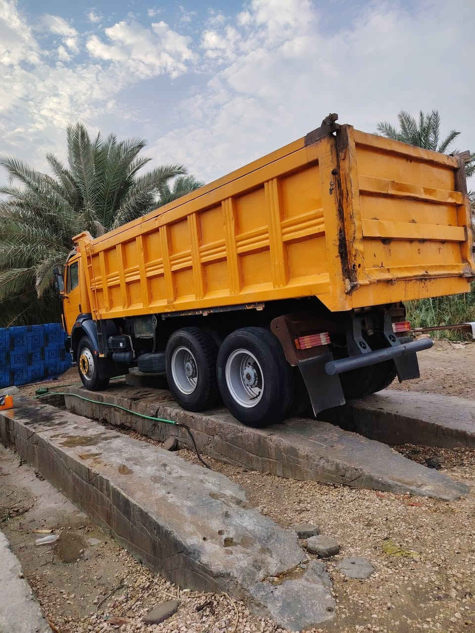 سلام عليكم لبي موديل 92 رقم كربلاء مشروع وطني سنويه للثلاثين مكينه 130 مجموعه نص جي اف قياطين كير فافون 180 جديد تخم تاير ويل صاج شاصي فرن صي محني السياره كلها المانيه سياره جاهزه للعمل السعر دفتر 270 وبيها مجال مكان السياره نجف الاستفسار على هذا الرقم ***********
