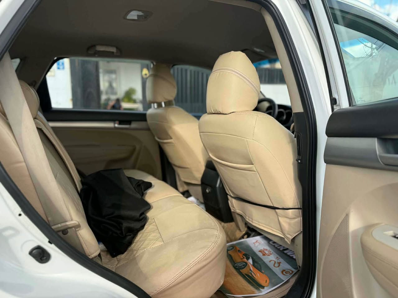 کیا سپۆرتاج مۆدیل2011سەیارەکە زۆر پاکو خاوێنە پشت و پێش کەپس فەقەت چوار پەنجەی ساردە کوتێی هەیە سەیارەکە ماڵی دۆستە زۆر جوان ماوەتەوە هەرکێ ویستی با تێل بۆ ئەم ڕەقەمانە بکات ***********-*********** سەیارەکە لە هەولێرە نرخی 140کەڵاو معامەلەیەکی کەم أربيل, العراق
