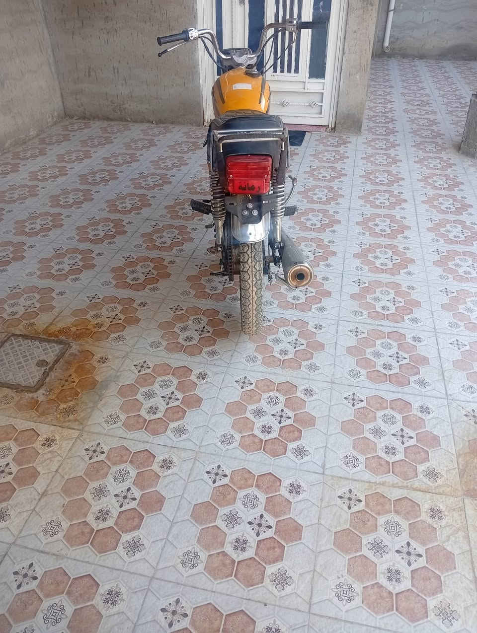 دراجه كليك للبيع سعرها 275 وبيها مجال ‏‪0773 064 5334‬‏
