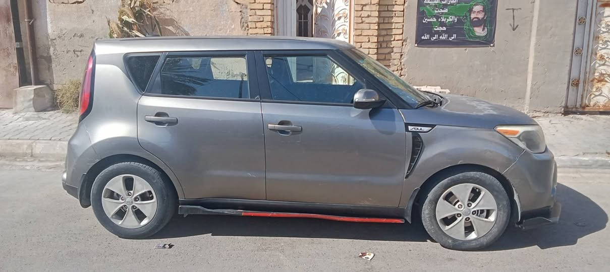 السلام عليكم 
كيا صول 15 امريكي محرك 1600 GDI كير عادي رقم ذي قار حادث جاملغ ايسر مبدل وايمن مصلح وبيهة ضربه يم قبق البانزين بالعراق مصلحه وبيهة طخات بسيطه كير مكينه تبريد تدفئة تدفئة كشنات شاشه كامرة لايت زنون السعر 88 وبيهة مجال ***********
