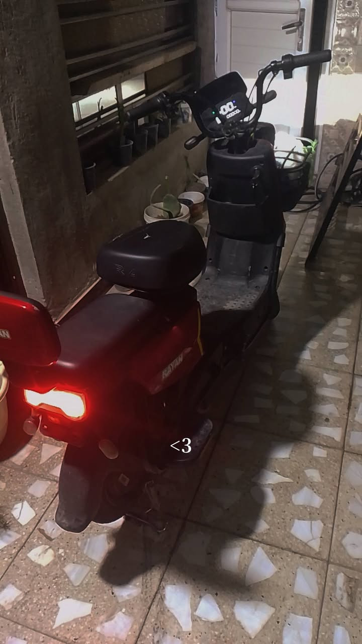 دراجه شحن الريان بحاله جيده شغاله ما بيه اي نقص للبيع 250وبيه مجال 4نمر5بطاريات مكانه بغداد حي العامل ***********
