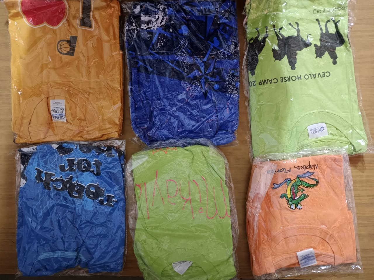 السلام عليكم ، هذني جان والدي مفتح بيها و عزلنا
القطع المغلفة مغسولة و مرتبة عددهن ٦٦
و القطع الغير مغلفة عددهن ٢١ 
اريد ابيعهن سوية كلهن ياخذهن لان منكدر نفتح بعد 
للتواصل واتس ***********
او تليكرام 
@qk_kd
قدر السعر و خاف الله و بيهن مجال و تدللون
