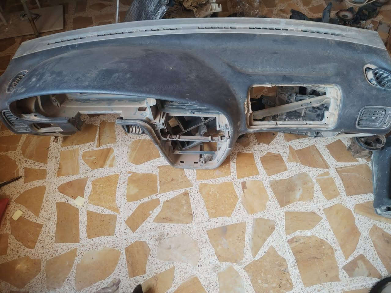 السلام عليكم ادوات بروتون كلشي متوفر موجودة بالصور شرط الشغل والنظافة توصيل موجود جميع المحافظات وباسعار مناسبة جداً ***********
