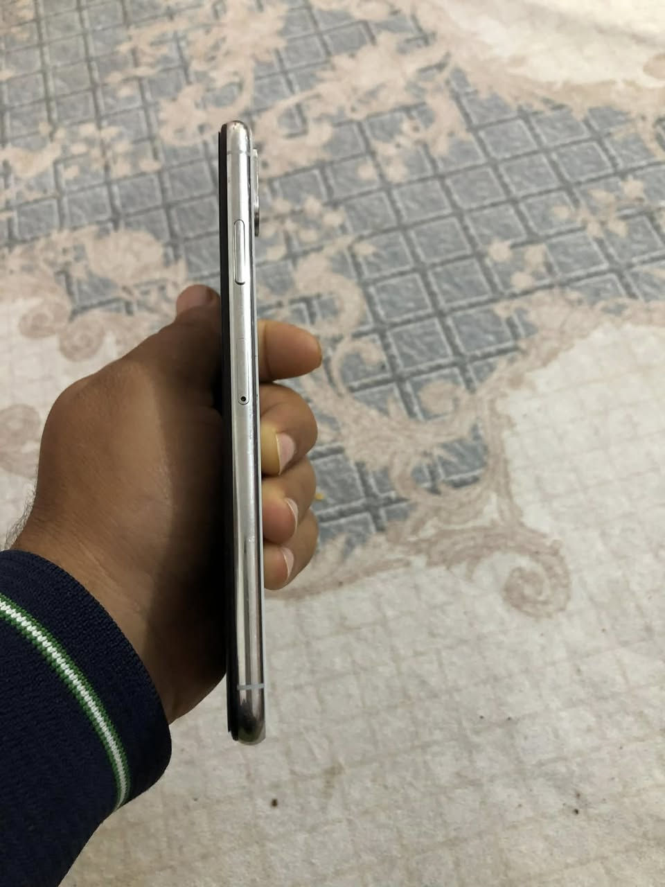 آيفون اكس ماكس إس  ذاكره ٢٥٦ جهاز مبدل شاشه فقط جهاز نضيف حيل بطاريه ٨٣ بلادي فقط شاشه 60 فريم ببجي رزانه والعب جهاز شغال كامل فيس إيدي شغال كلشي بيه شغال مبدل شاشه اصلي جي اكس السعر 225وبي مجال   رقمي ‭٠٧٨٠ ٠٣٦ ٧٤٦٢‬
