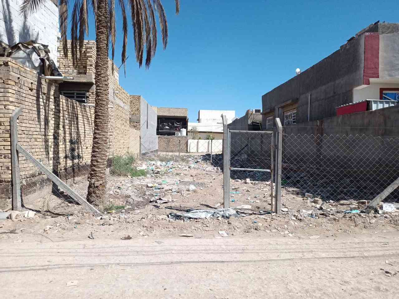 قطعة أرض
السلام عليكم قطعة أرض للبيع مكان القطعة "الطهمازية حي اليابس" المساحه الكلية 200م 
الواجهة 10م. والنزال 20م. متوفره جميع الخدمات للأستفسار ***********
