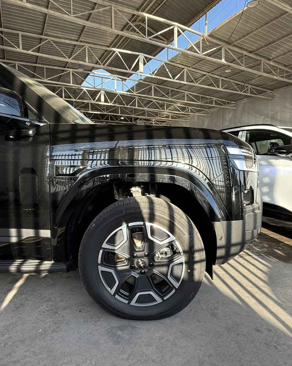 🌙 عروض شهر رمضان المبارك
ليوبارد 7 موديل 2025 🌙🕋
🌹القوة… التقنية… والاقتصاد في سيارة واحدة!🕌🌙

🌹سيارة SUV هجينة Plug-in من BYD تجمع بين الأداء العالي والتوفير الذكي، بتصميم عصري يلفت الأنظار من أول نظرة 😍

⚙️ المواصفات البارزة:🌙
🔹 محرك بنزين مساعد 1.5T توربو مع نظام هجين متطور
🔹 قوة ممتازة مع استهلاك وقود اقتصادي
🔹 مدى كهربائي يصلحتى 160 كم  ⚡
🔹 ناقل حركة أوتوماتيك ناعم
🔹 دفع رباعي 

🛋️ الداخلية:
✔️ مقصورة فخمة وواسعة
✔️ شاشات كبيرة وتقنيات ذكية
✔️ مقاعد مريحة + تبريد وتدفئة
✔️ أنظمة أمان ومساعدة قيادة متقدمة

✨ الخلاصة ليوبارد 7    2025 خيار مثالي اللي يريد:
🚙 سيارة عائلية
⚡ تقنية حديثة
⛽ توفير بالوقود
📍بغداد الوزيريه قرب قاعه الريان للاعراس
***********☎️
***********☎
#ليوبارد7 #Leopard7 #BYD #هايبرد #SUV #سيارات_2025 #سيارات #bydméxico #BYDSEAL #BYD #BYDATTO3 #BYDDolphin #BYDDolphin #byd #bydméxico #bydgoszczanie
