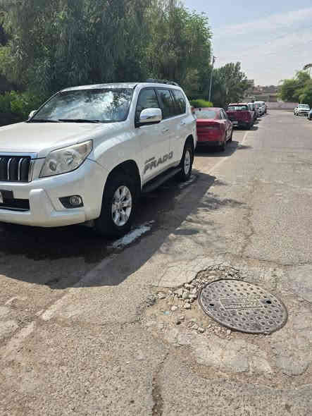 السلام عليكم من رخصه الأدمن المحترم برادو 2012 رقم بغداد الصدامي باسمي مكينه 6 سلندر وكير مكفولات عداد المسافه. السياره بلاديه جاهزه بدون اي نقص السعر 270 وبيها مجال قليل مكان السياره بغداد الجديده الغدير السونار مرفق مع الصور 
رقم الهاتف ***********
