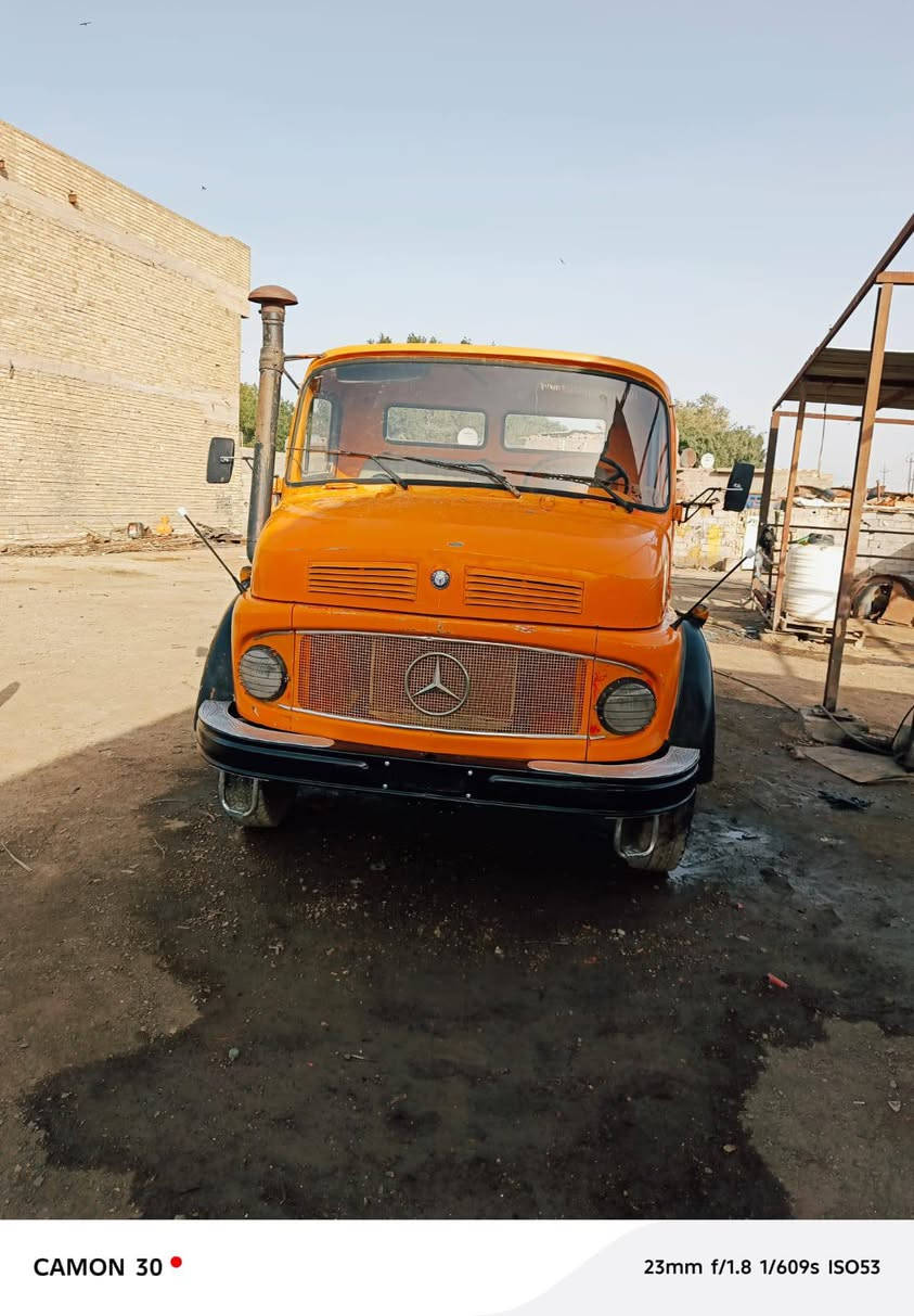 السلام عليكم البيع ابو ردين موديل 86مكفول كفاله عامه السياره جديده مكفول من كير ومحرك  وشاصي بودن ارقام السياره جديده المكان بغداد رقم الاتصال ***********..
