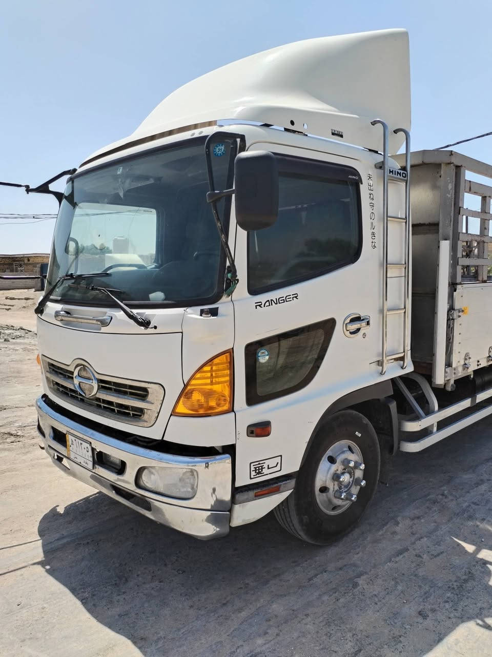 هينو شيطان ٦وربع مكينه 80 عادي  رقم بغداد باسمي موديل 2003 ناصريه  سوق الشيوخ سياره مكفوله سعر خاص واتساب خطي مفتوح ***********
