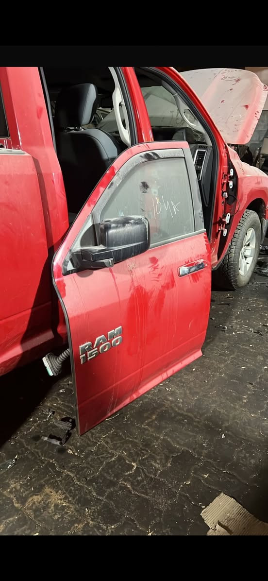 محلات الكعبي بغداد جسر ديالى الجديد *********** /
ادوات دوج رام كلاسك / بك هورن / تفصيخ / جديد
