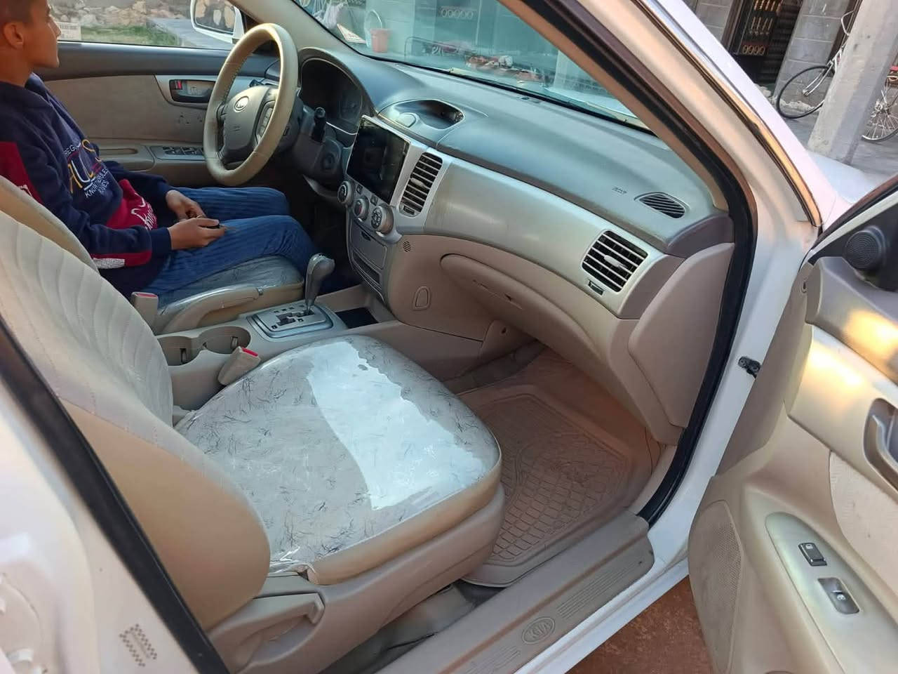 اوبتيما 2008 بأسمي بيها فقط جاملغ السايق مابيها اي نقص وارد أمريكي مكينه دوش 2400
حله نادر 2 
***********
