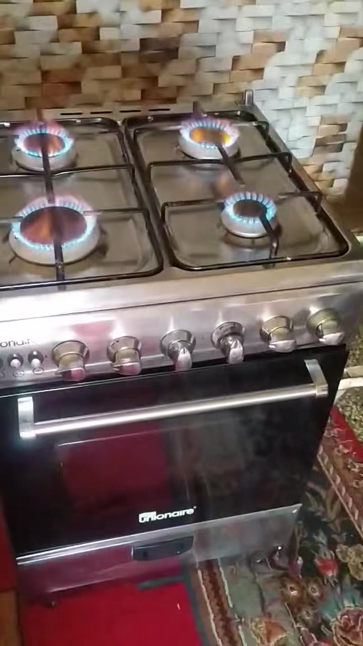 طباخ يونيير اربع عيون صناعه مصريه الفرن فوك والجوه يشتغلن سويه على الفحص السعر 160  الشراي يجي خاص او يتصل*********** العنوان ديوانيه جامعه القادسيه
